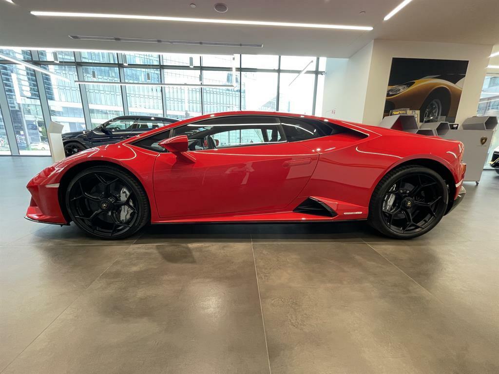 Lamborghini Huracan 2014 красная